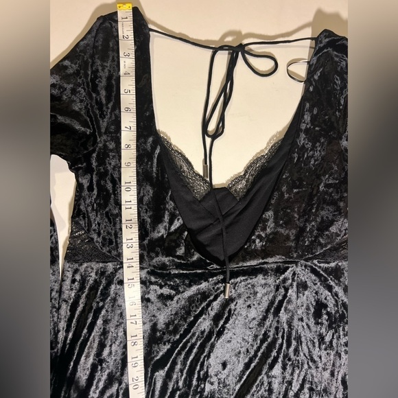 FREE PEOPLE Womens Kat Velvet Dress M Black Boho V Neck Lace Open Back NWT - Picture 11 of 12